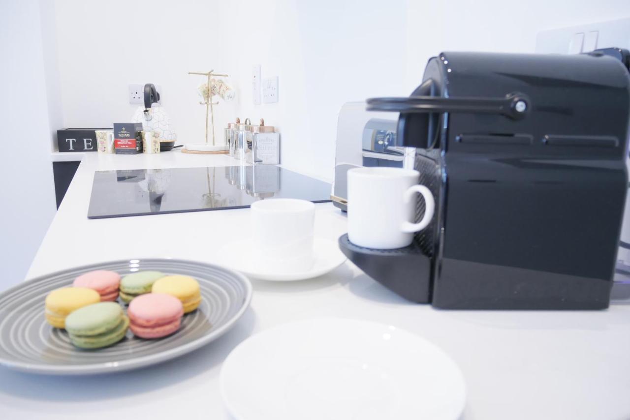 One Bedroom Luxury Ground Floor Apartment With Parking In Heart Holt Holt  Dış mekan fotoğraf