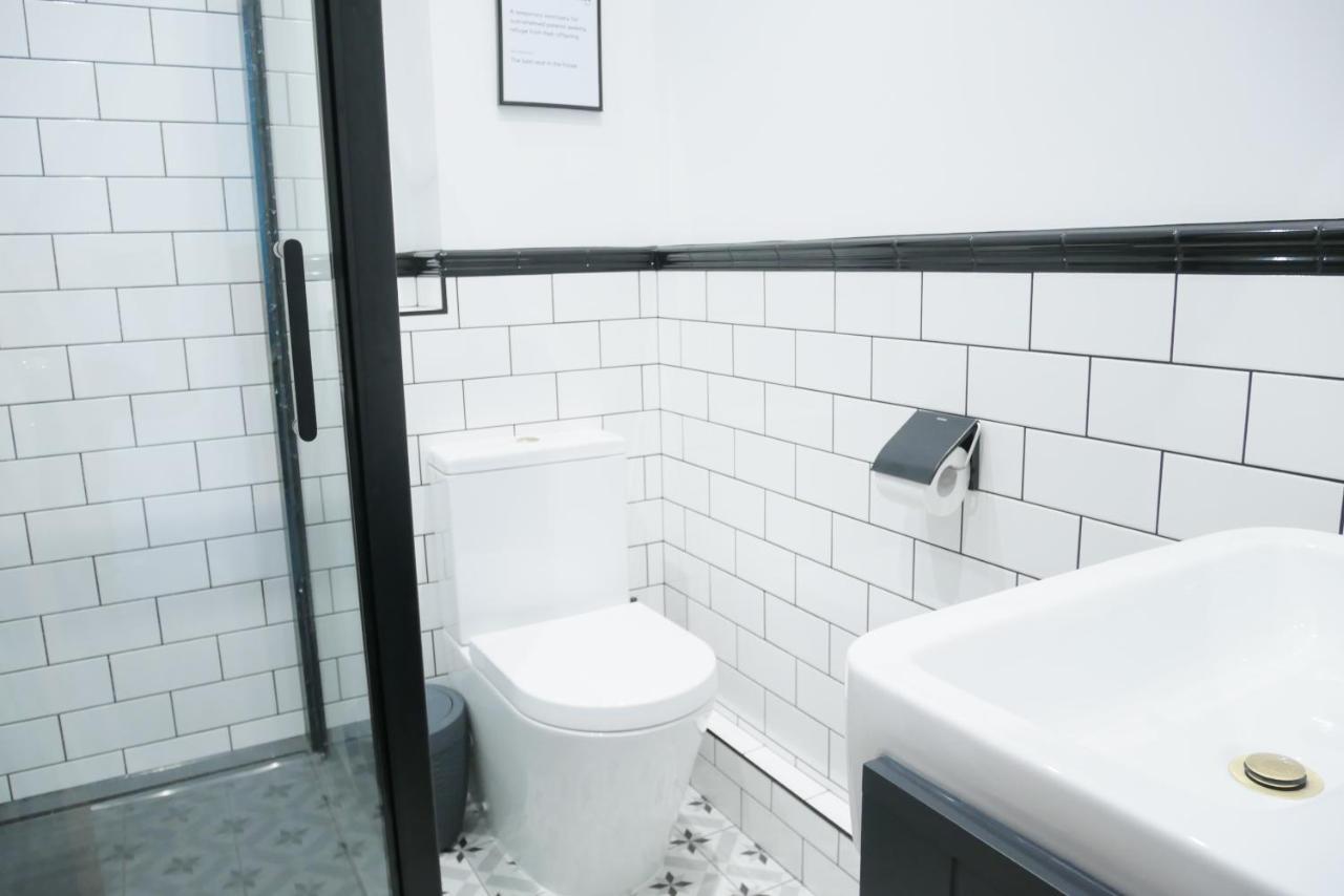 One Bedroom Luxury Ground Floor Apartment With Parking In Heart Holt Holt  Dış mekan fotoğraf